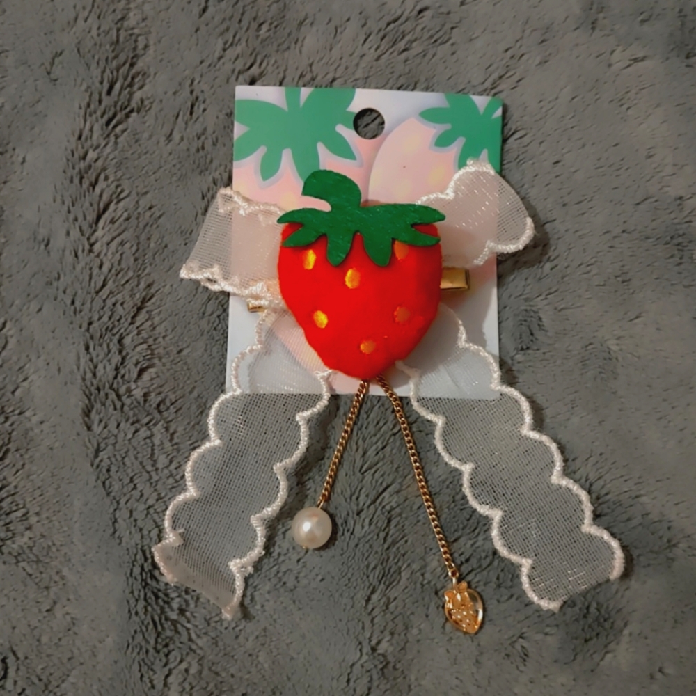 Cute Strawberry 🍓 hairpin